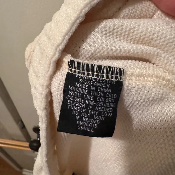 Soft Cream colored Shorts 🔥 - Picture 5 of 5